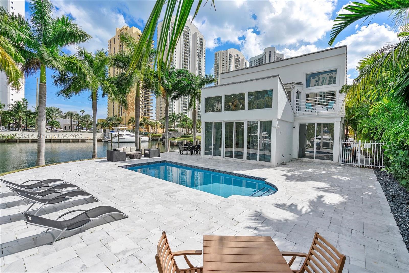 ATLANTIC ISLAND - Residential