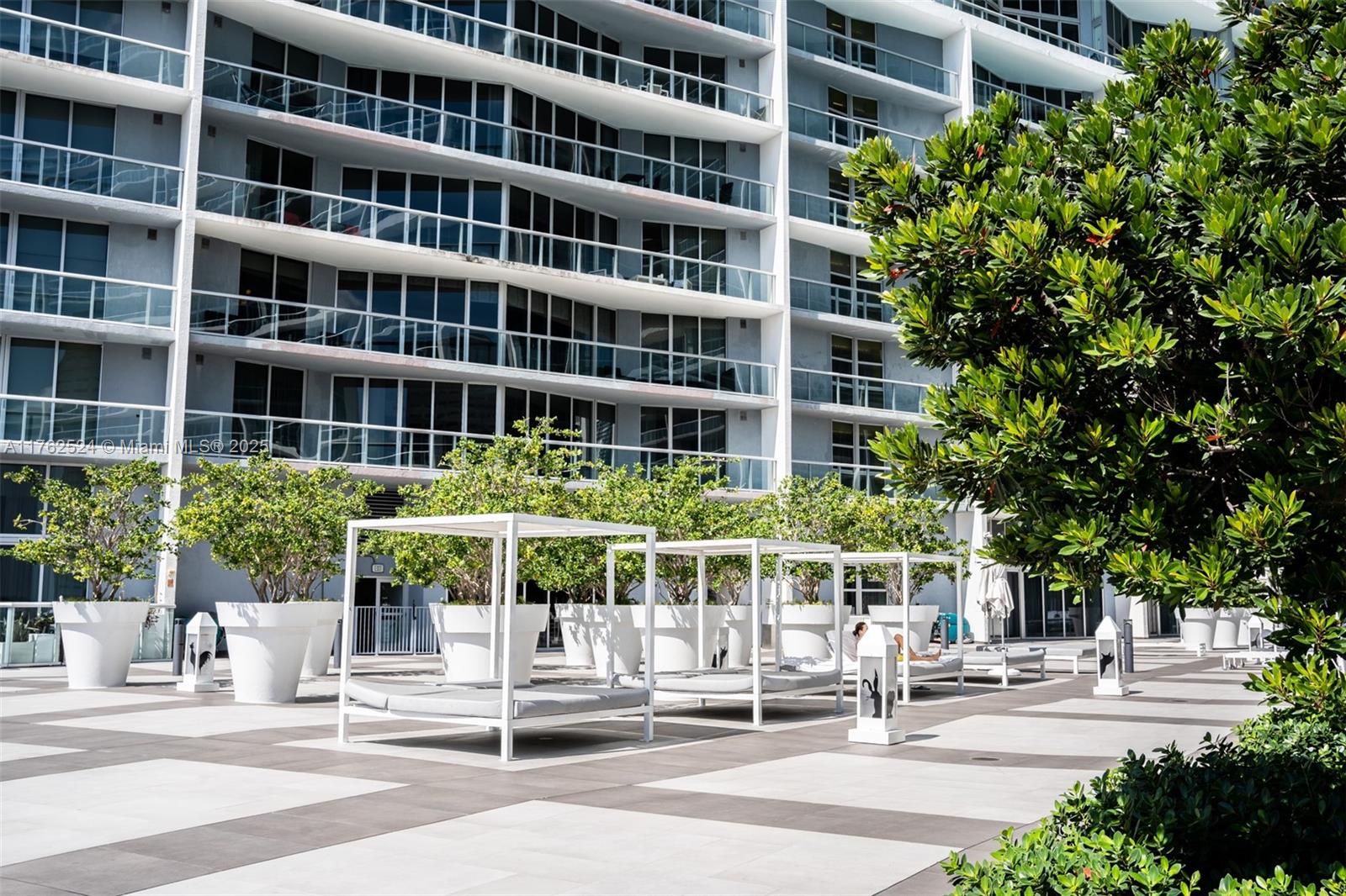ICONBRICKELL CONDO NO 1 - Residential