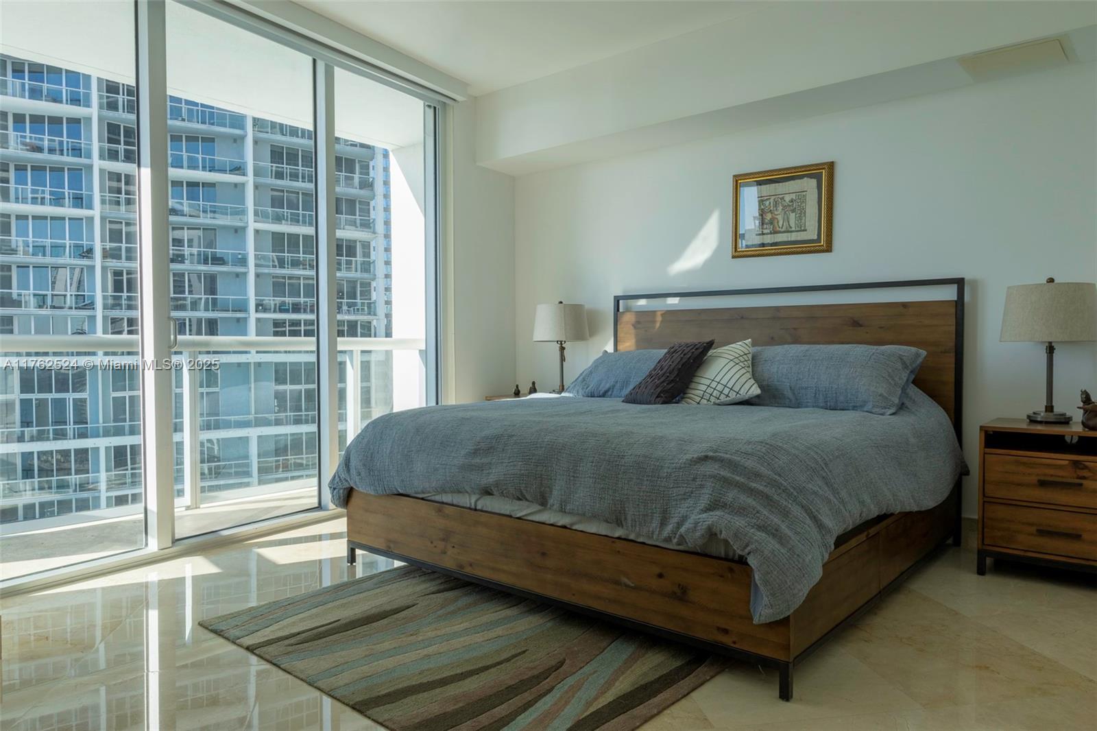 ICONBRICKELL CONDO NO 1 - Residential