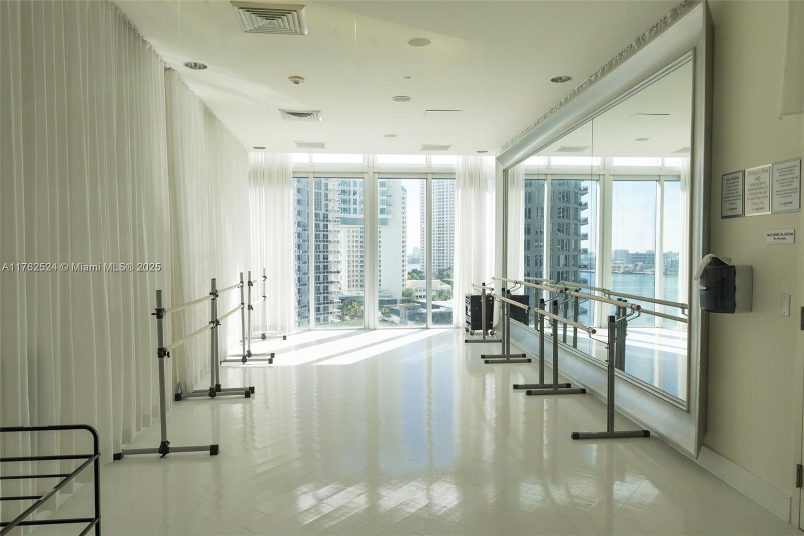 ICONBRICKELL CONDO NO 1 - Residential