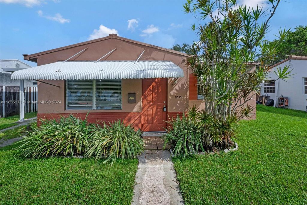 Photo of 2535 Liberty St, Hollywood, FL 33020 (MLS # A11655271)