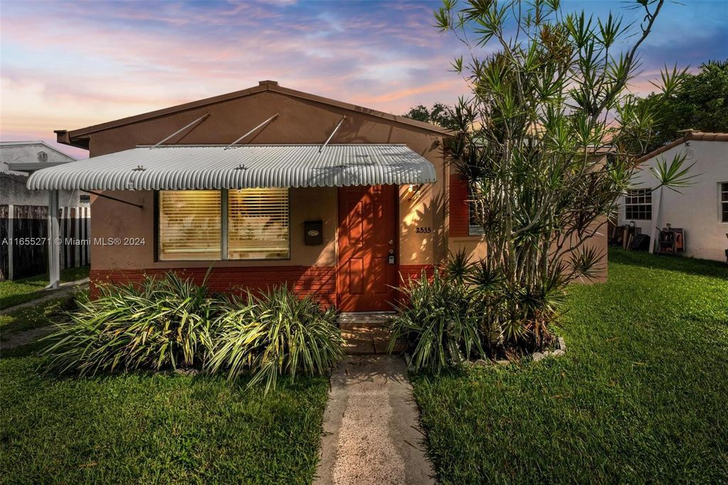 Photo of 2535 Liberty St, Hollywood, FL 33020 (MLS # A11655271)