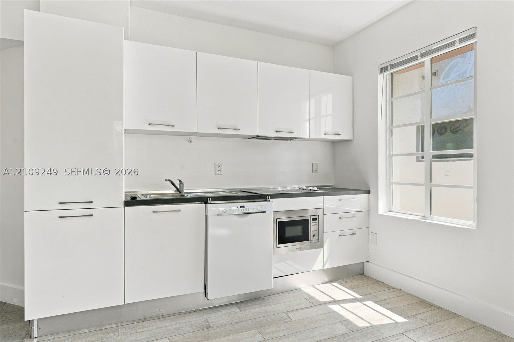 811 Jefferson Ave 201