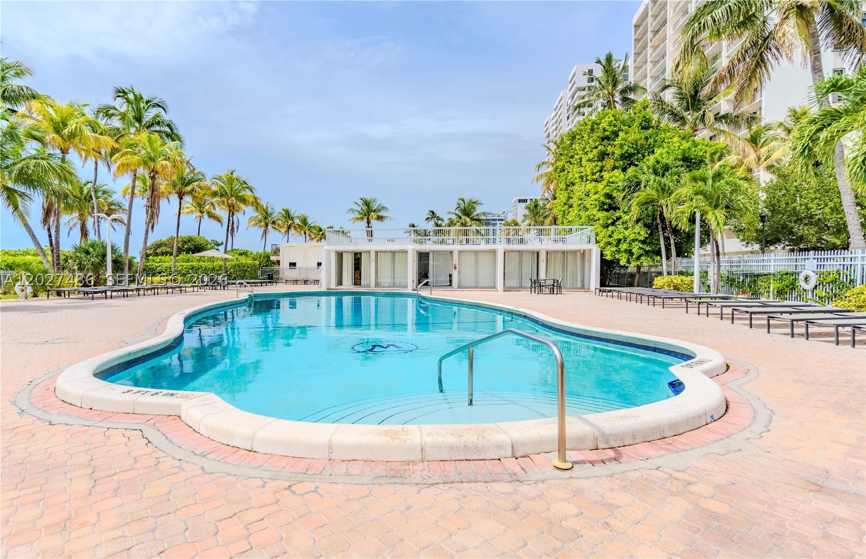2655 Collins Ave 603