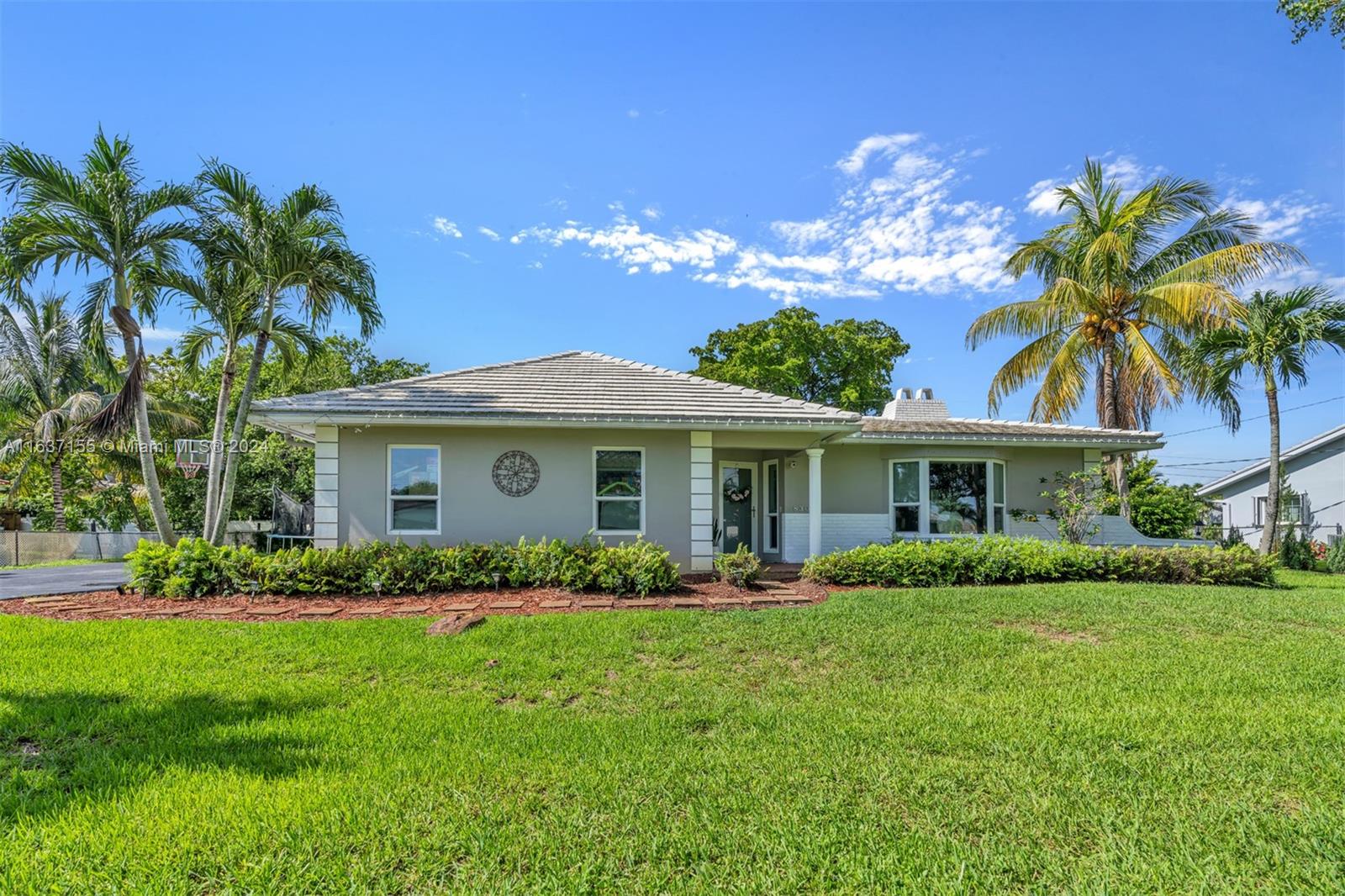 8308 Nw 35th Ct Ct, Coral Springs, Broward County, Florida - 3 Bedrooms  
2 Bathrooms - 