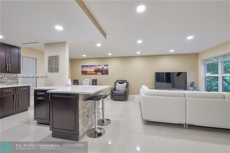 3100 Riverside Dr 107