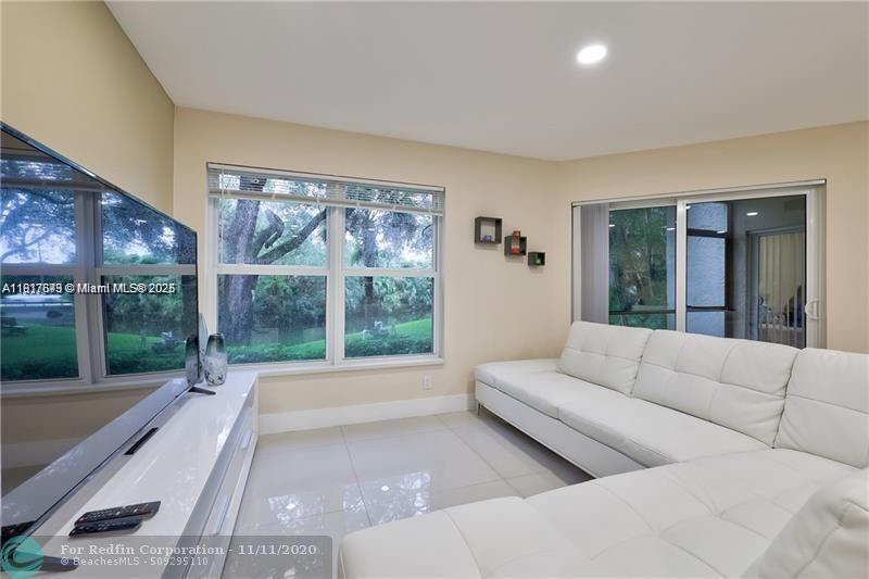 SPARROWS WALK CONDO - Residential