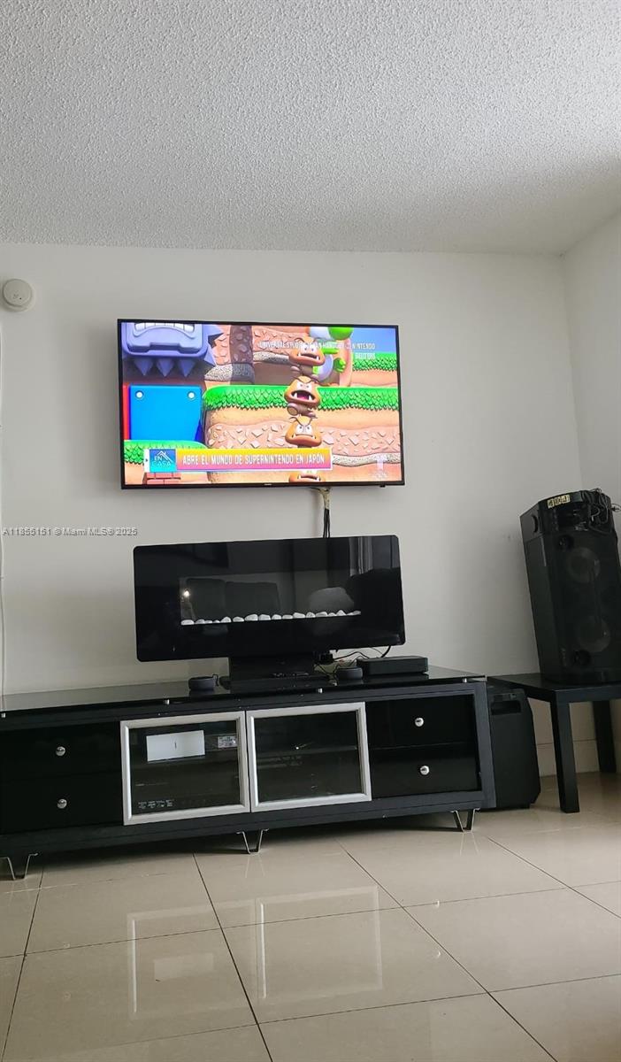 12 OF PALM SPRINGS 2 COND - Residential Lease