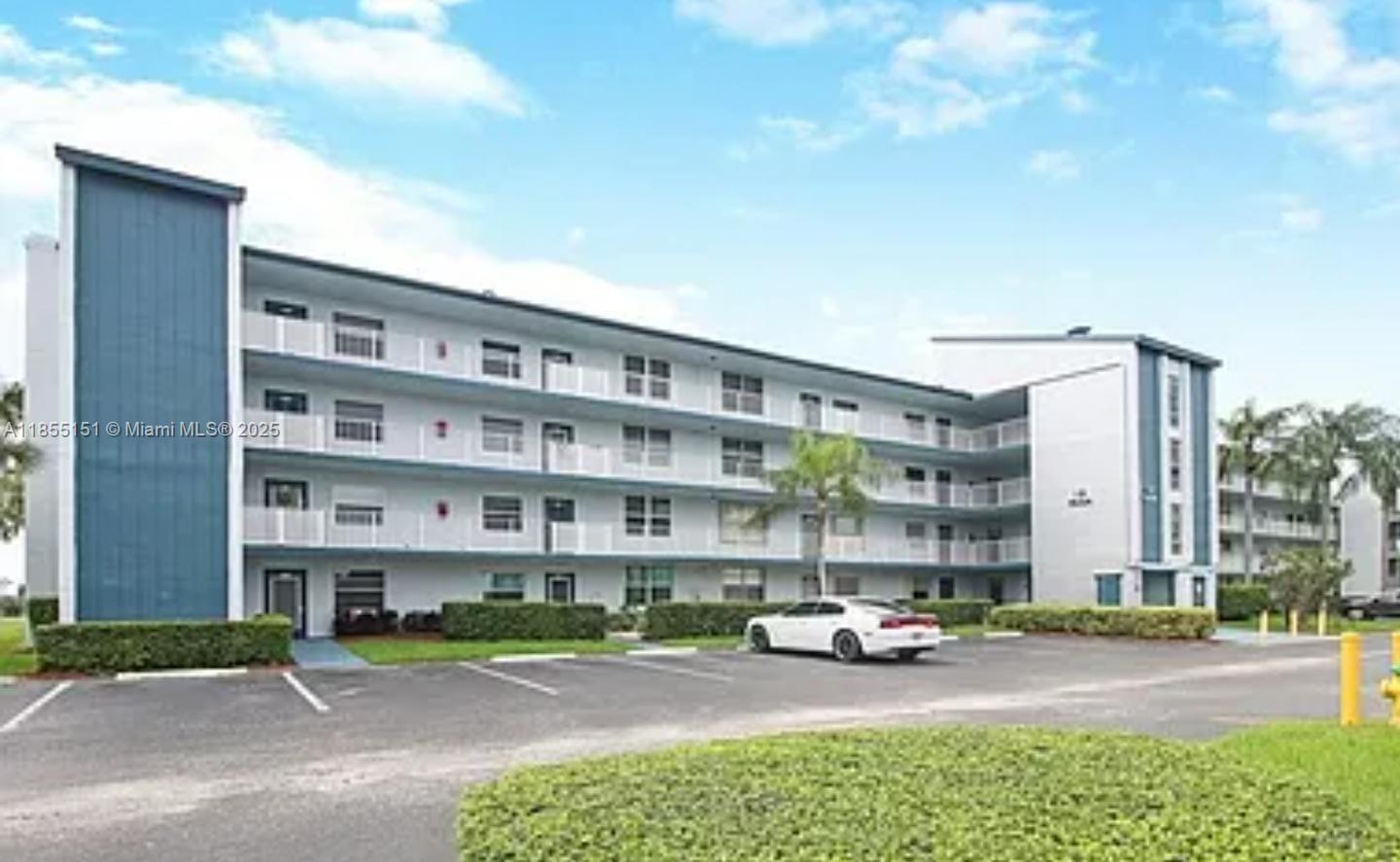 Don't miss this beautiful Condo!!! A 2 bedroom and 2 Bathrooms, renovated kitchen all appliances with Stainless Steel, all tiled, wonderful balcony to relax and enjoy the beautiful afternoons, lots of entertainment in the club house, Close to shopping center, 55+