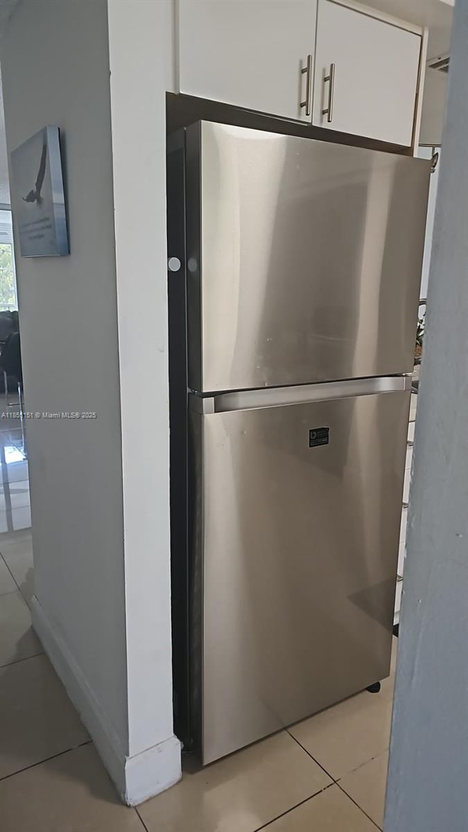 12 OF PALM SPRINGS 2 COND - Residential Lease