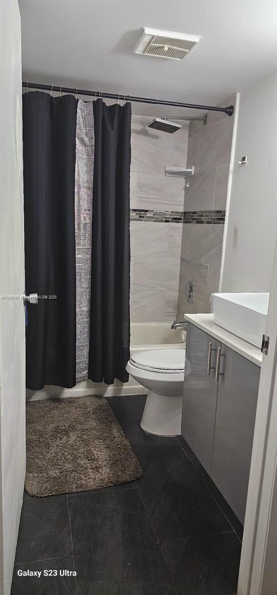 12 OF PALM SPRINGS 2 COND - Residential Lease