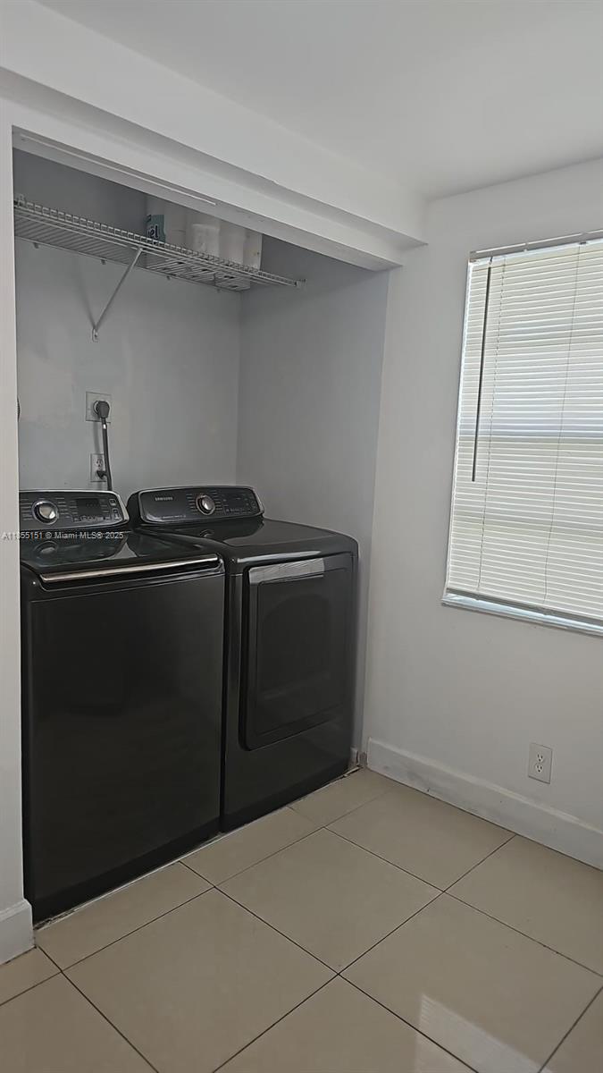 12 OF PALM SPRINGS 2 COND - Residential Lease