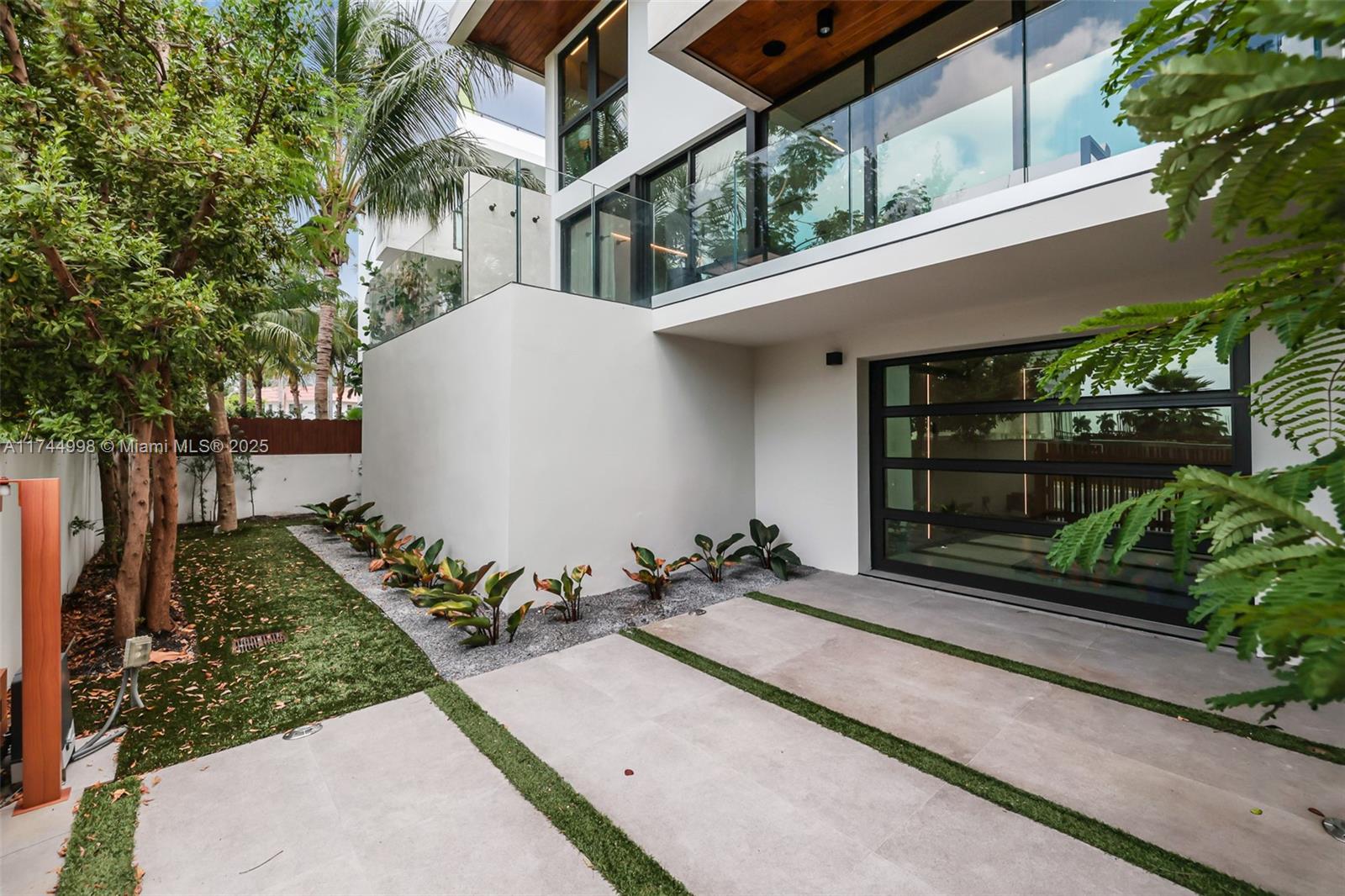 RIVIERA 1ST & 2ND ADDN AM - Residential Lease