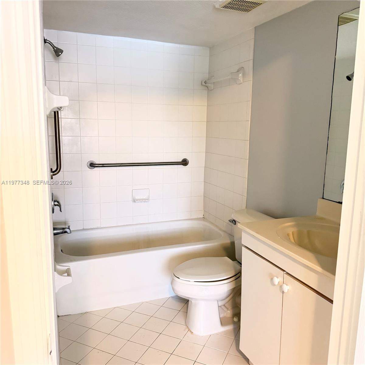 VENETIA GARDENS SOUTH CON - Residential Lease