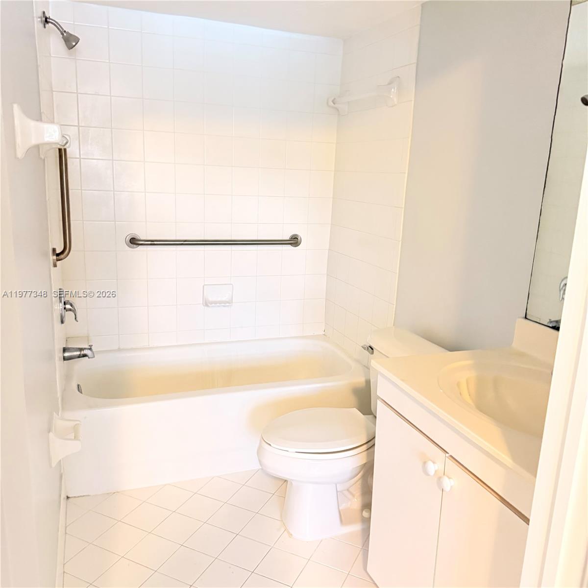 VENETIA GARDENS SOUTH CON - Residential Lease