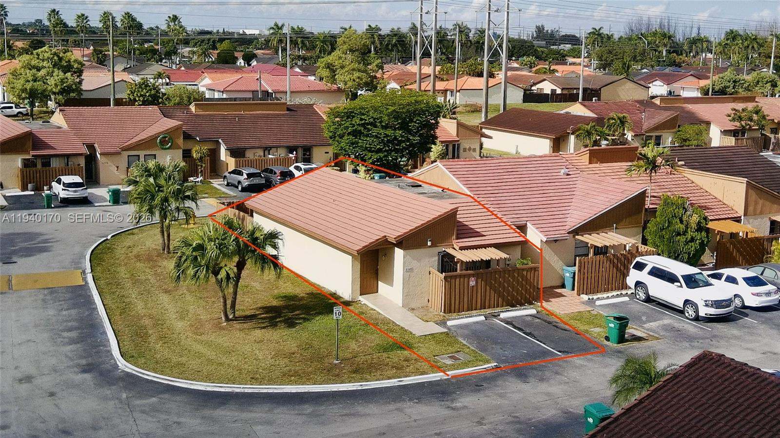 TAMIAMI LAKES TOWNHOMES S - Residential