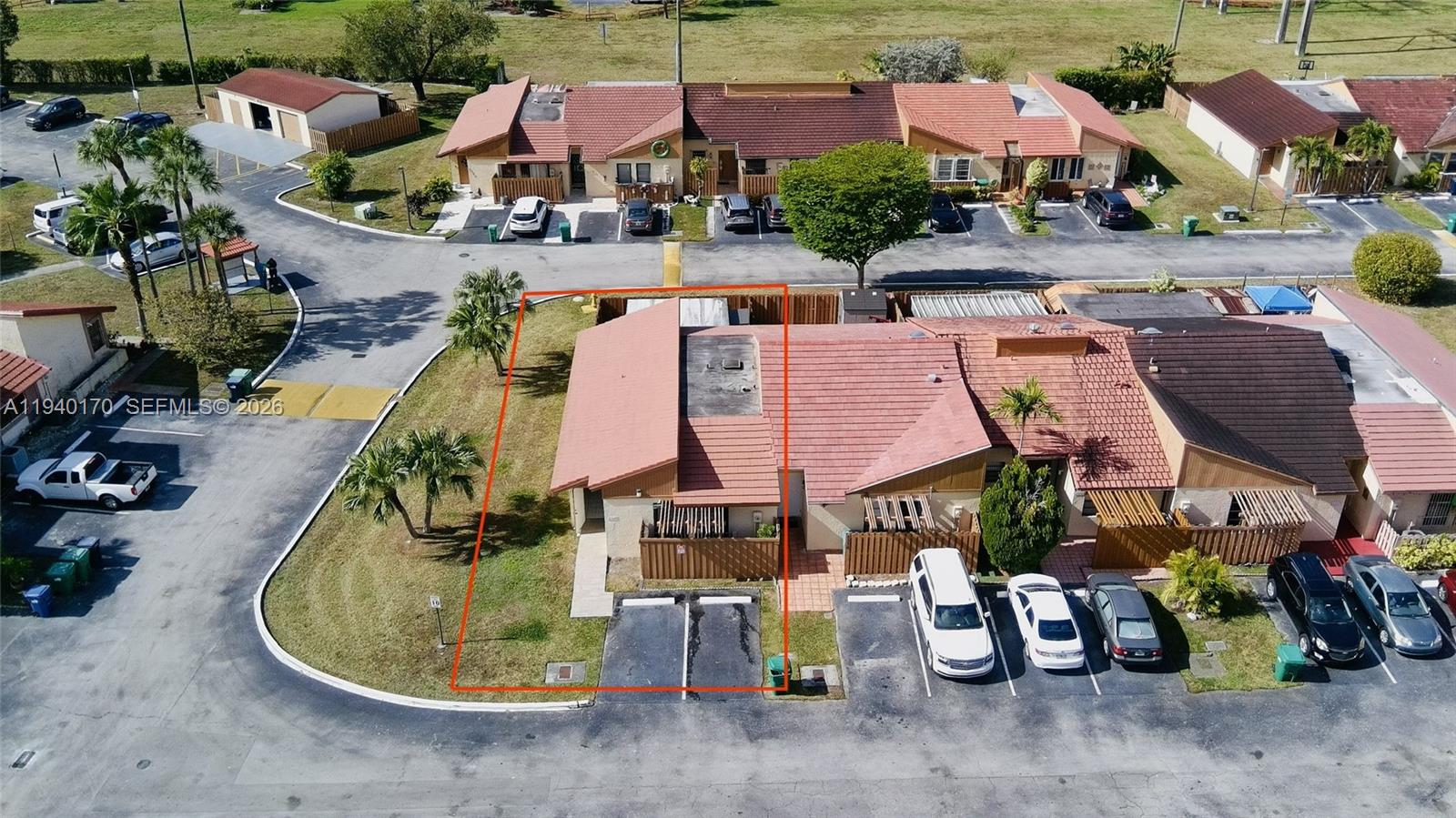 TAMIAMI LAKES TOWNHOMES S - Residential