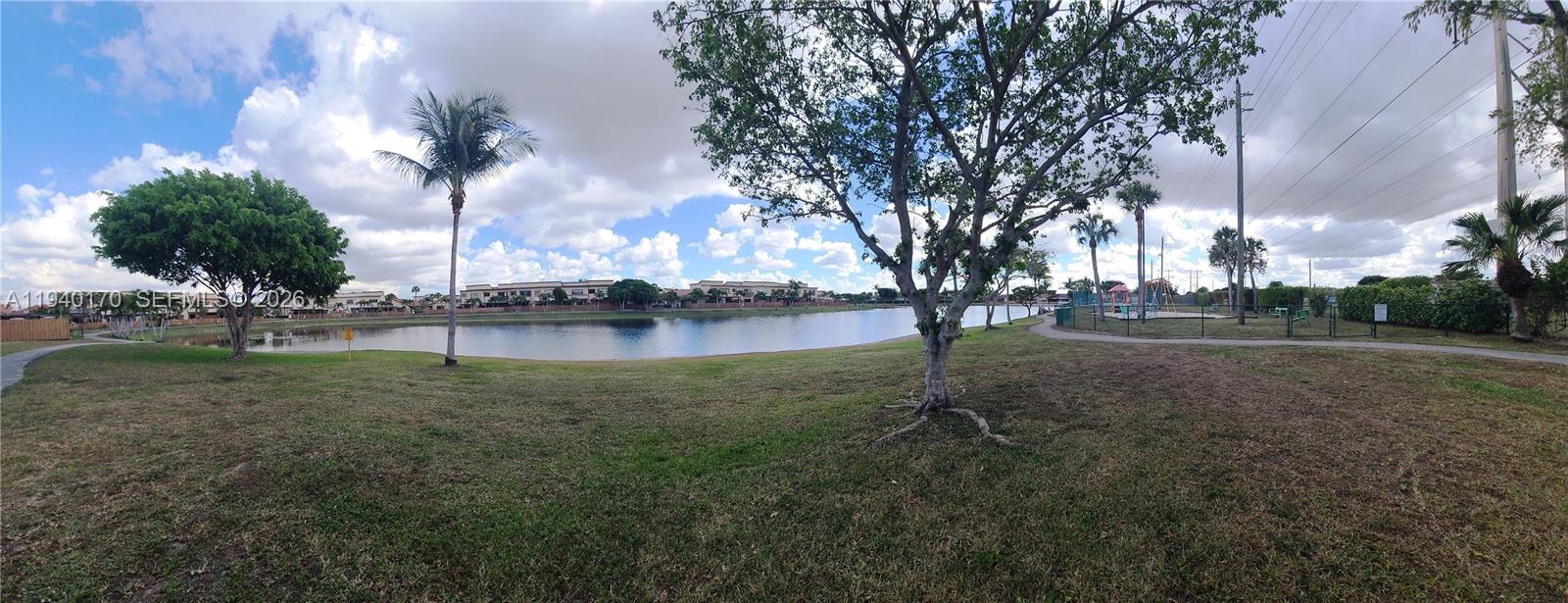 TAMIAMI LAKES TOWNHOMES S - Residential