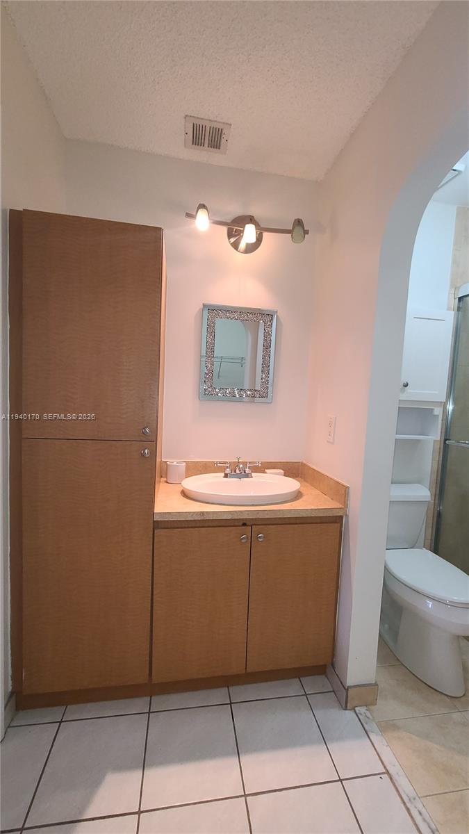 TAMIAMI LAKES TOWNHOMES S - Residential