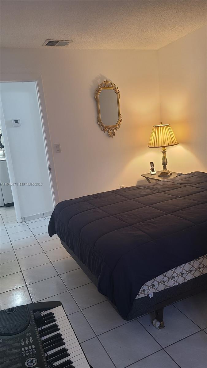 TAMIAMI LAKES TOWNHOMES S - Residential