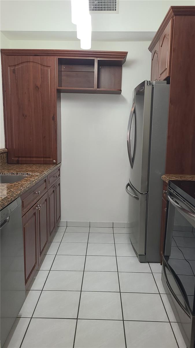 TAMIAMI LAKES TOWNHOMES S - Residential