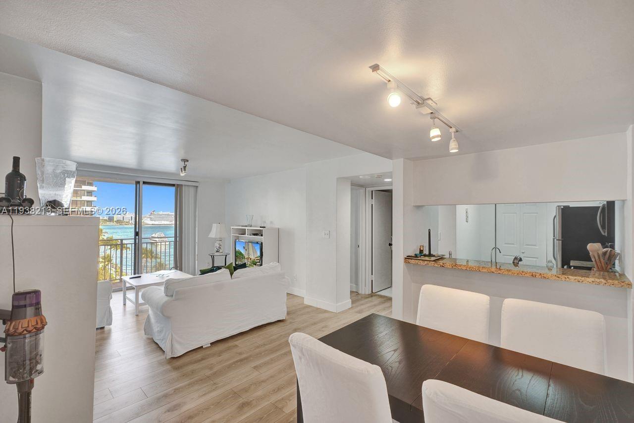 770 SE Claughton Island Dr 813