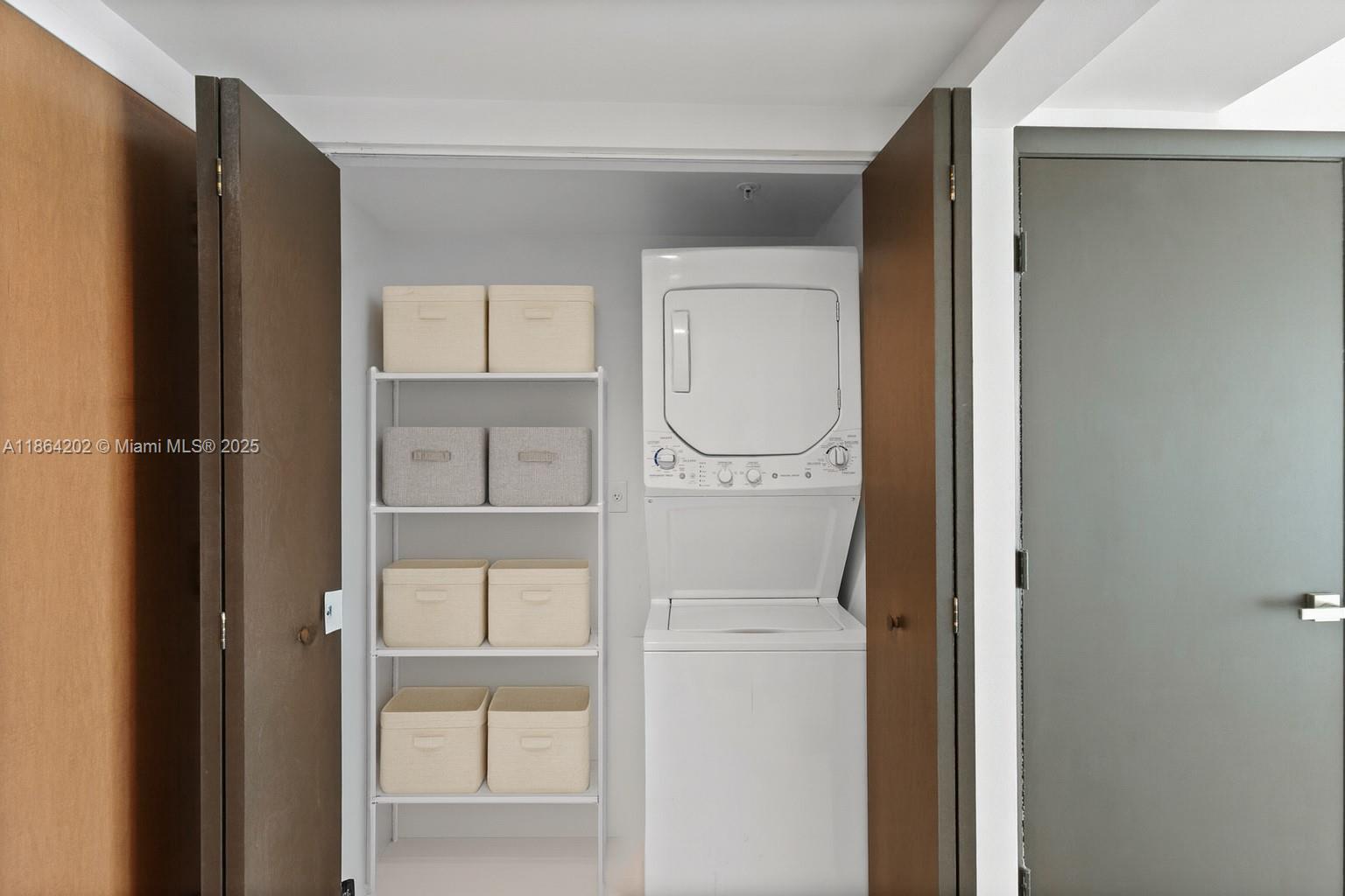 BRICKELL ON THE RIVER - Residential