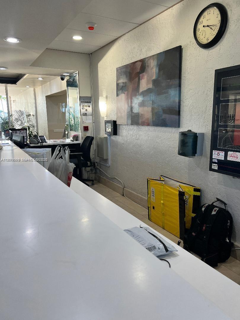 5005 Collins Ave 322