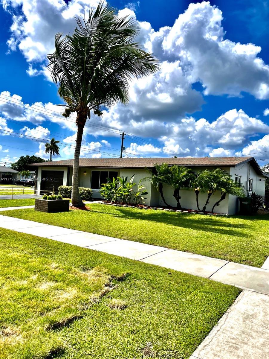 Photo 5 of 51 of 771 NW 16th St house