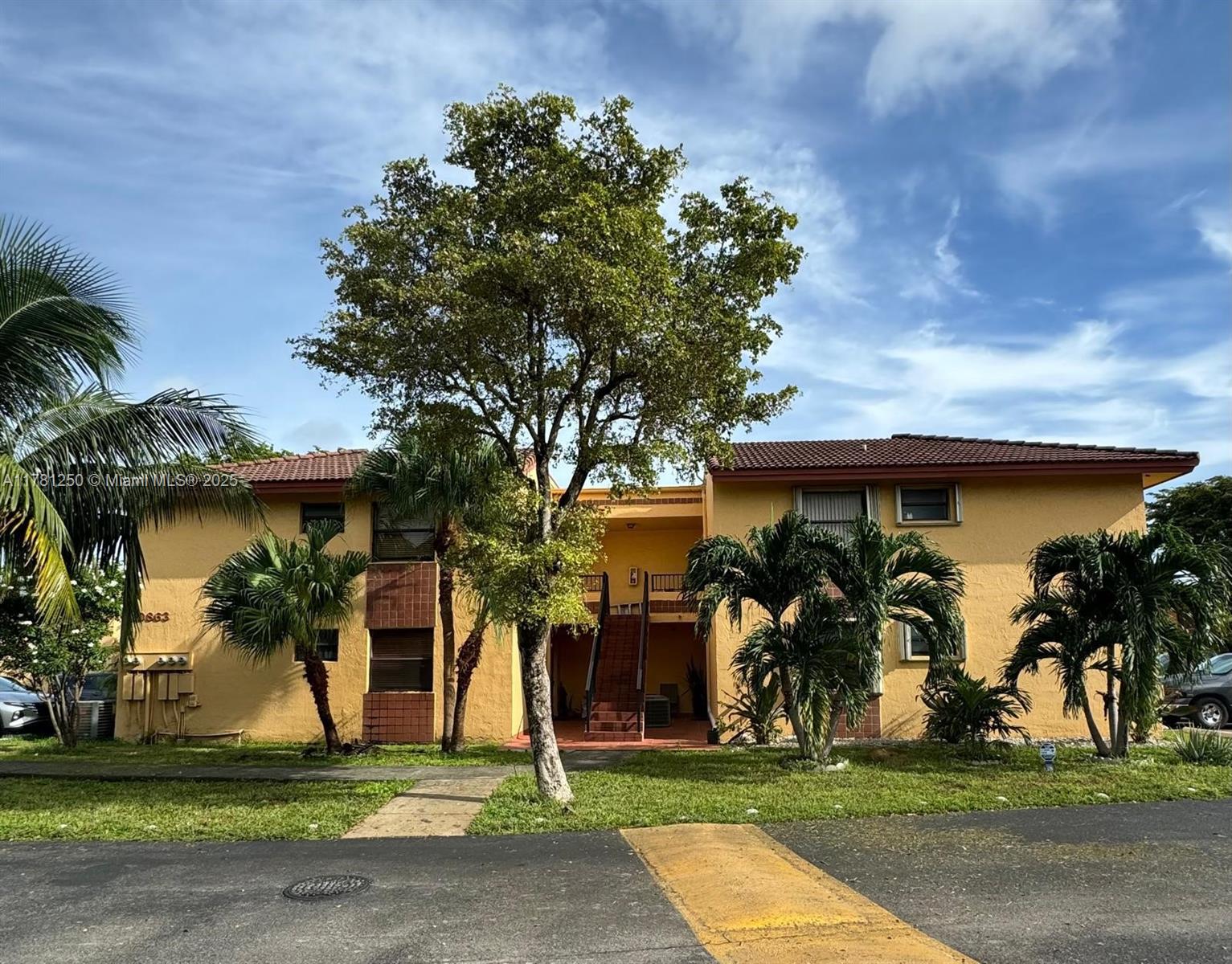 Property for Sale at 10863 Nw 7th St 24-20, Miami, Broward County, Florida - Bedrooms: 3 
Bathrooms: 2  - $339,900