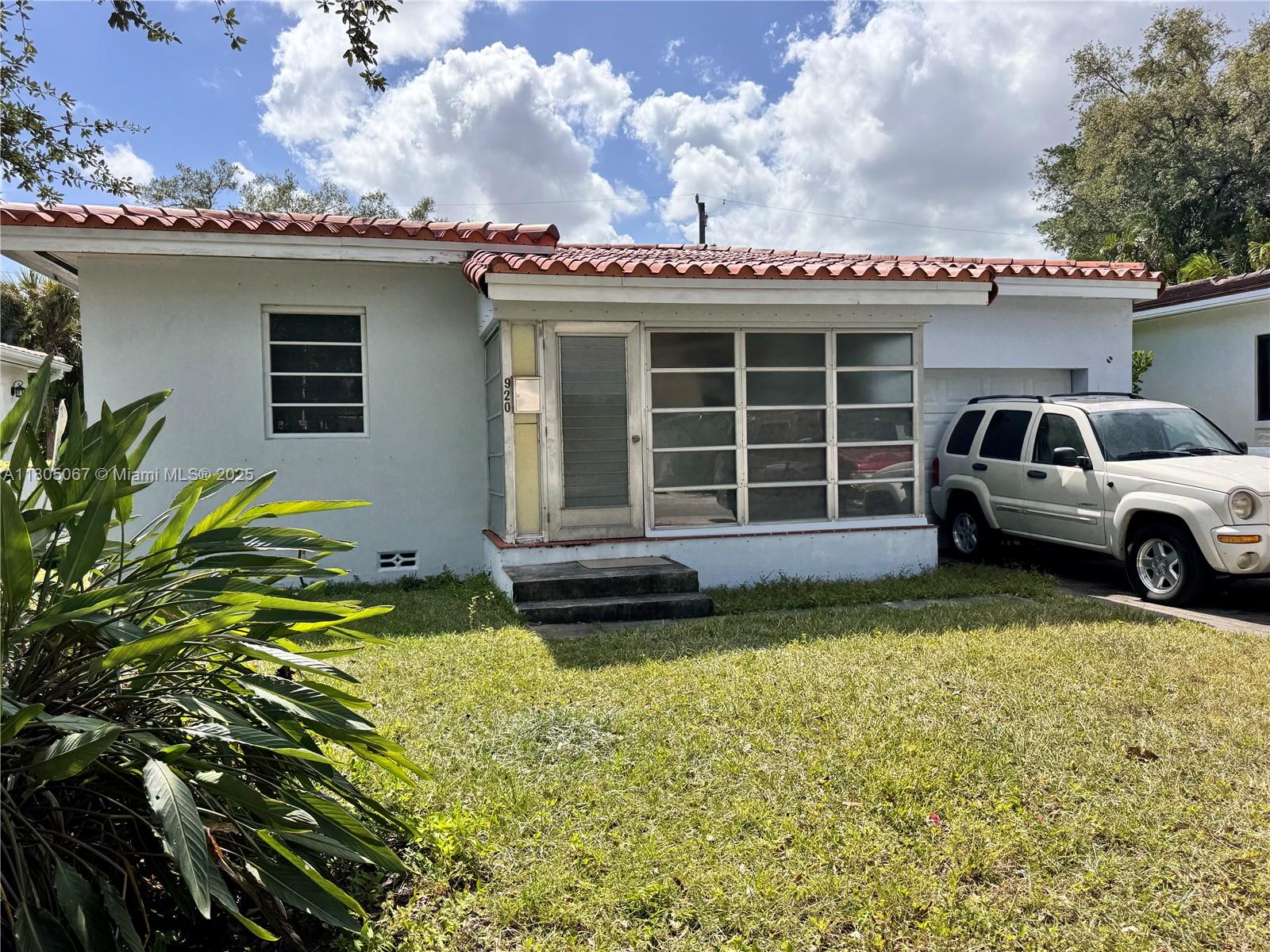 Property for Sale at 920 El Rado St, Coral Gables, Broward County, Florida - Bedrooms: 2 
Bathrooms: 1  - $700,000