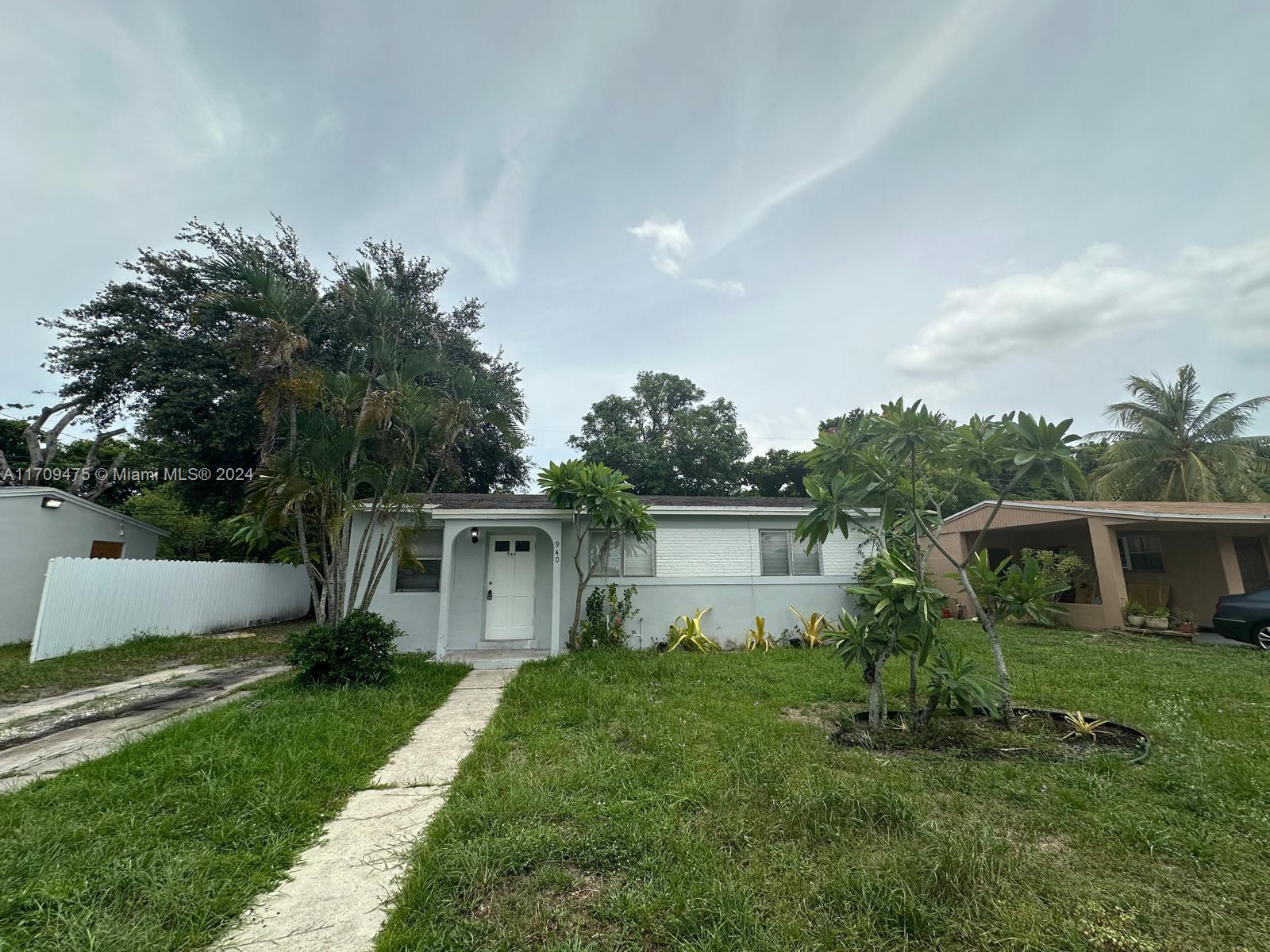 Property for Sale at 940 Nw 34th Way, Lauderhill, Miami-Dade County, Florida - Bedrooms: 3 
Bathrooms: 1  - $349,000