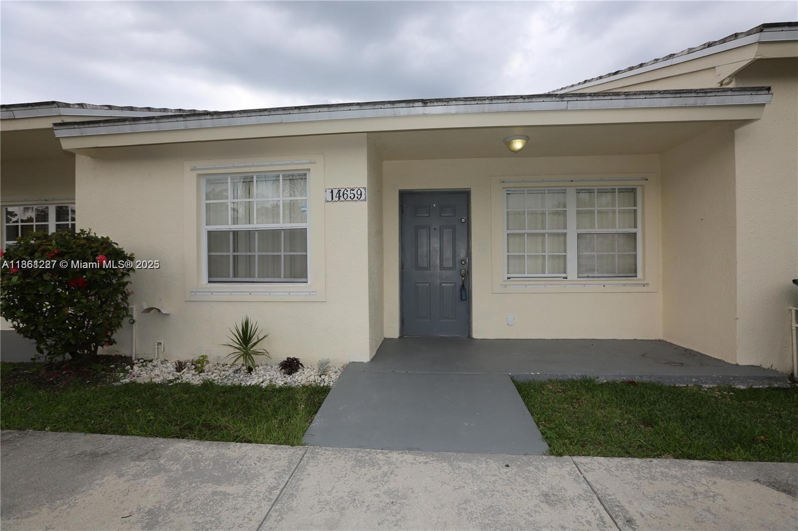 Beautifully Renovated Villa in a Prime Location!
Step into this stunning one-story villa, move-in ready. Featuring 2 spacious bedrooms, 2 bathrooms, and a master suite with a walk-in closet, this home offers both comfort and style.
Enjoy a private backyard—perfect for relaxing evenings or entertaining guests. The property is set within a peaceful community surrounded by lush green spaces and offering resort-style amenities, including a pool, hot tub, tennis courts, children’s playground, and 24/7 security.
The location is truly unbeatable—just a short walk to Walmart, supermarkets, restaurants, and shopping, with easy access to the Turnpike and just minutes from the Miami Metro Zoo.
Don’t miss the chance to make this gem your new home!