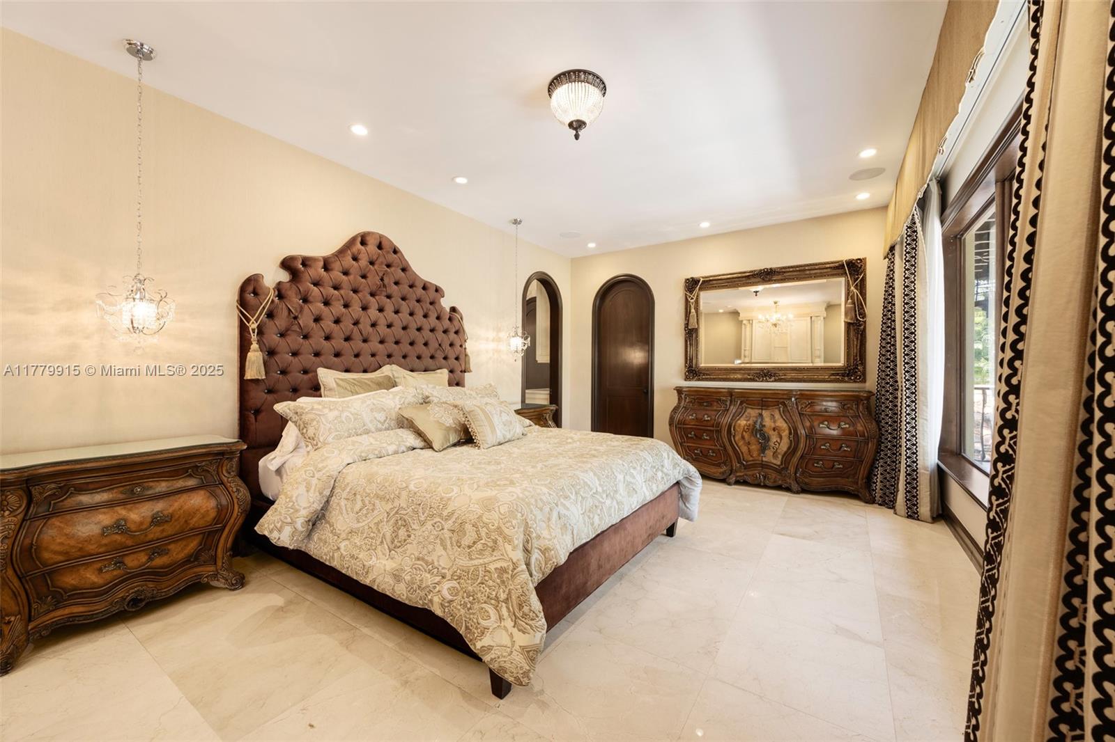 CORAL GABLES RIVIERA SEC - Residential