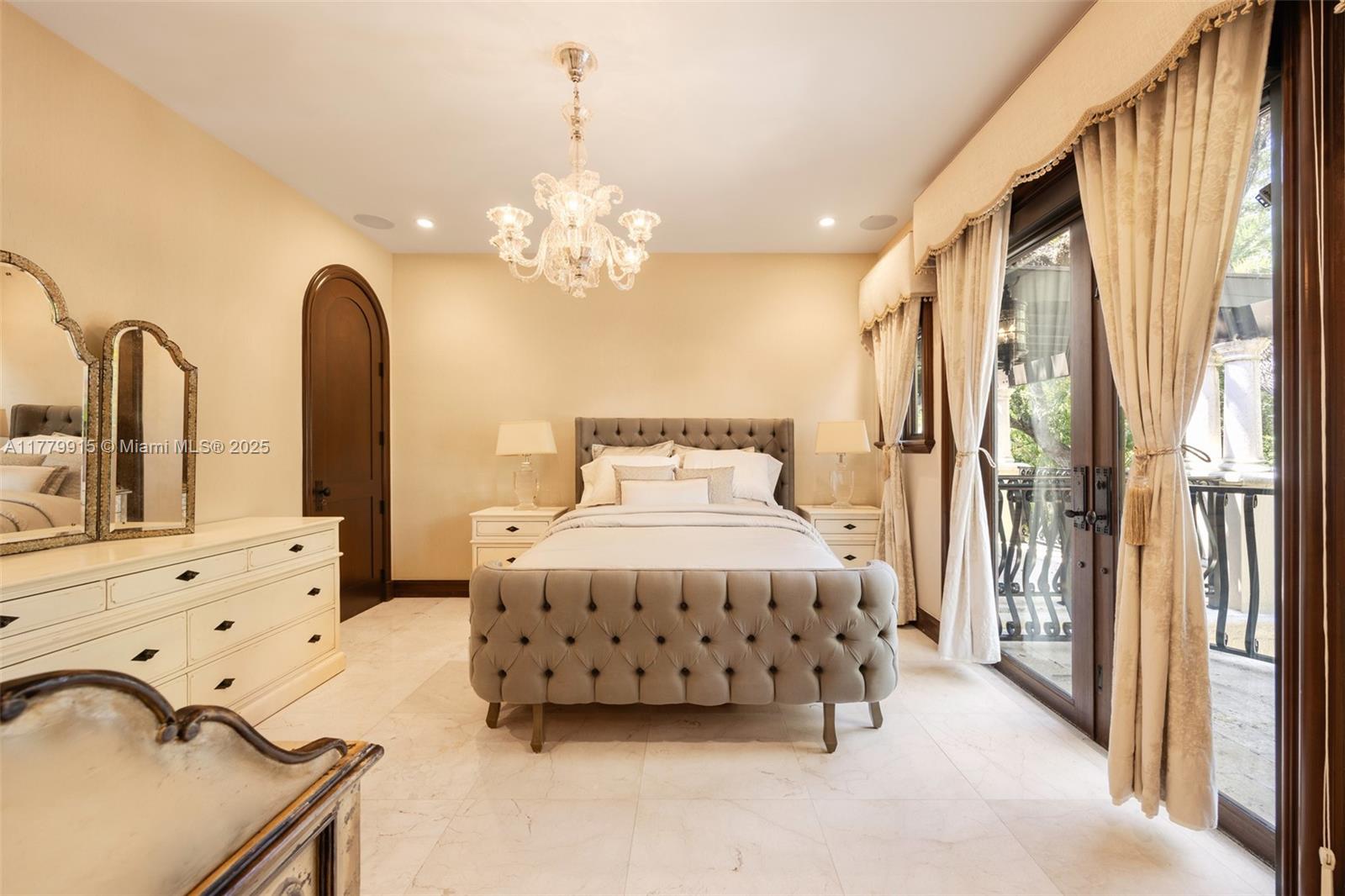 CORAL GABLES RIVIERA SEC - Residential