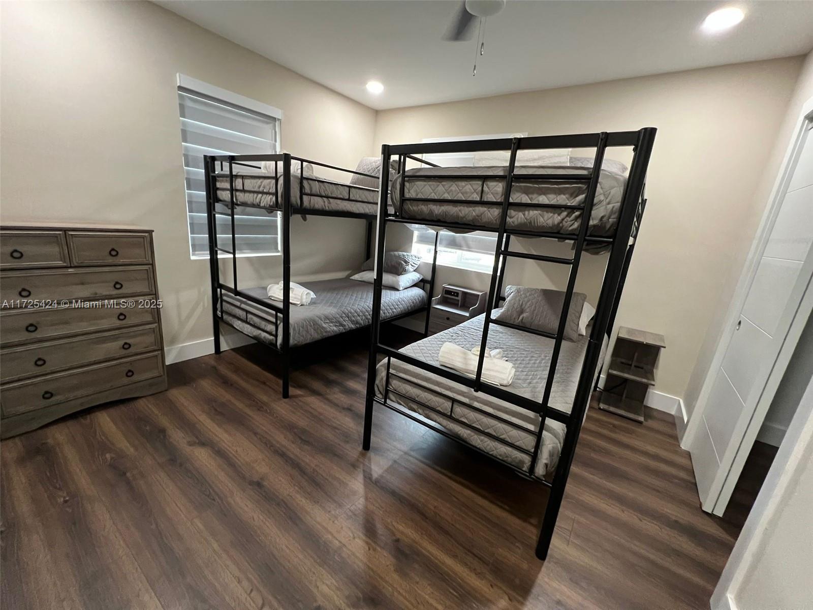 BISCAYNE BCH SUB - Residential Lease