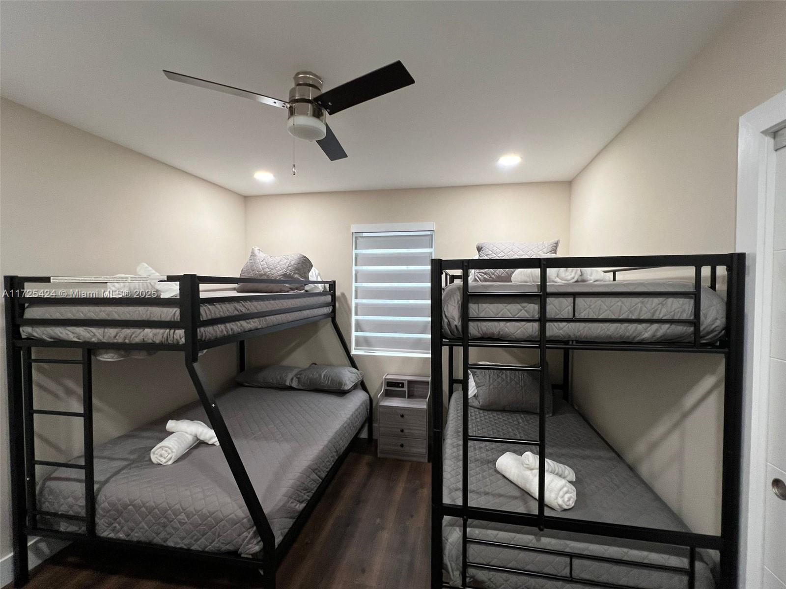 BISCAYNE BCH SUB - Residential Lease