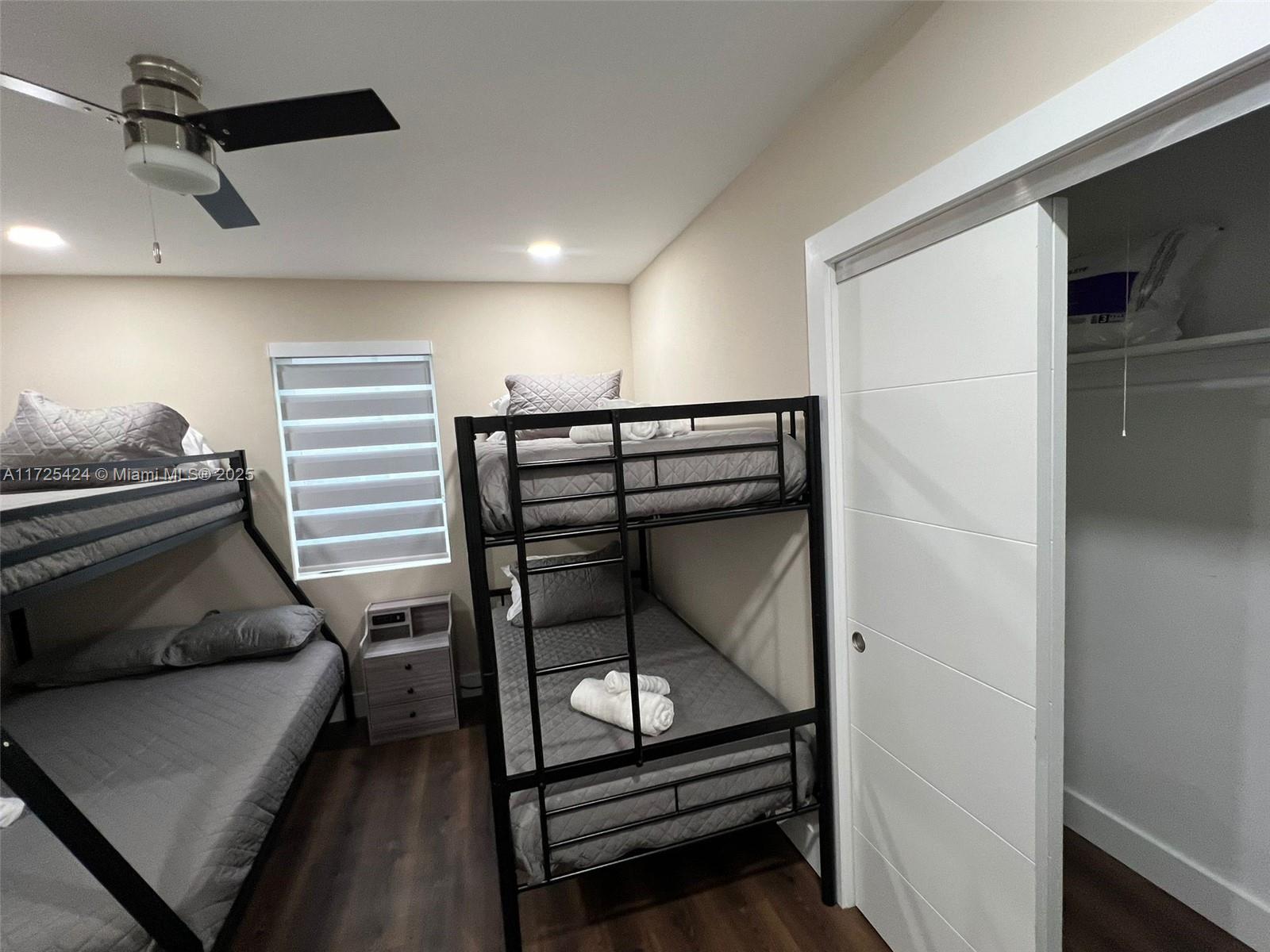 BISCAYNE BCH SUB - Residential Lease