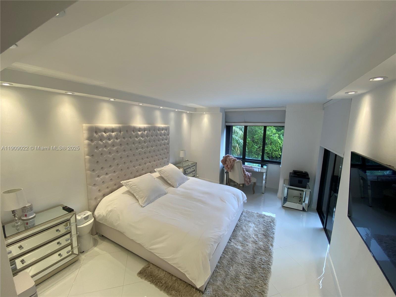 KEY COLONY NO 4 CONDO - Residential Lease