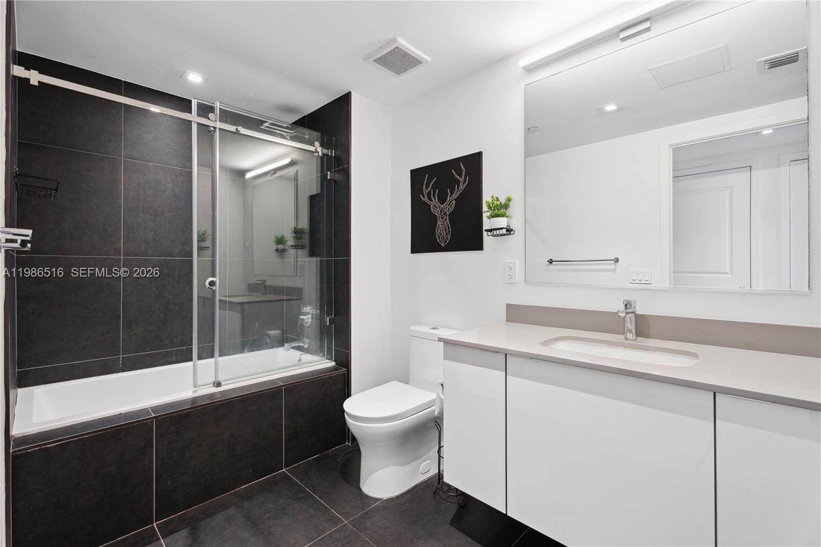 CANVAS CONDO - Residential Lease