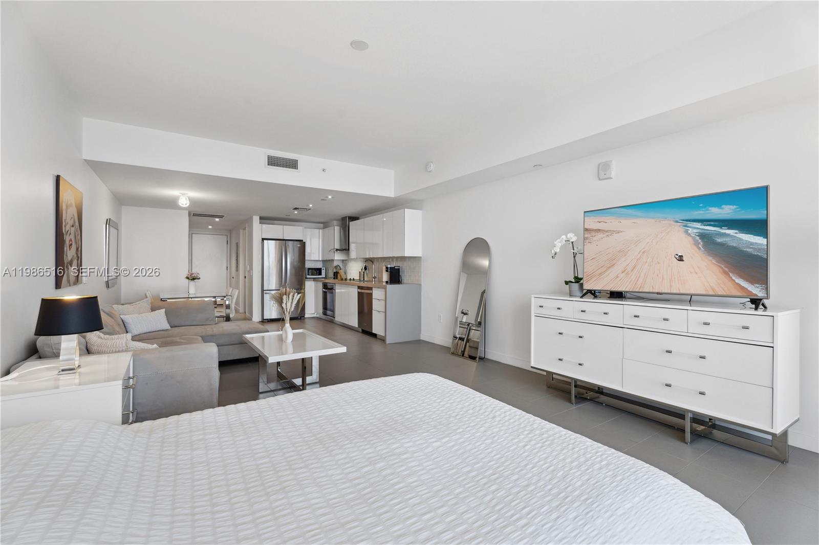 CANVAS CONDO - Residential Lease