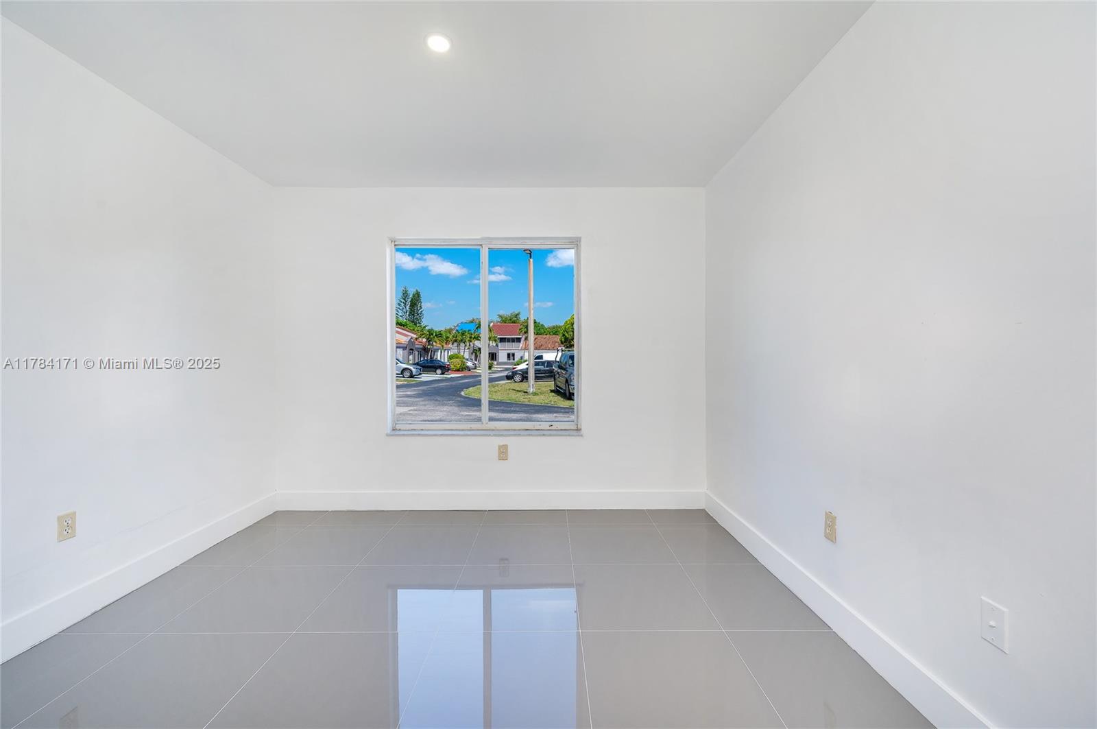 BARCLAYS ESTATES - Residential