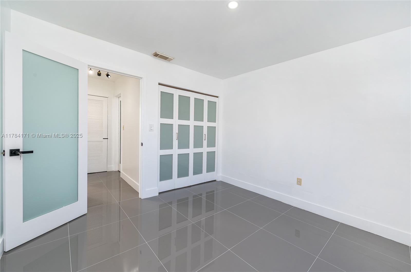 BARCLAYS ESTATES - Residential