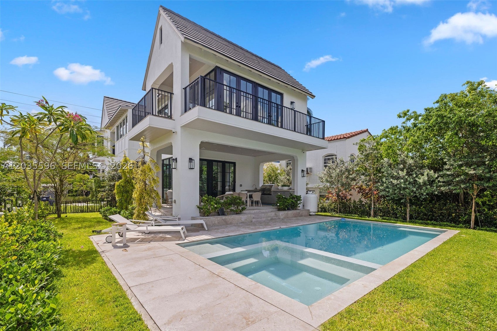 5262 La Gorce Dr