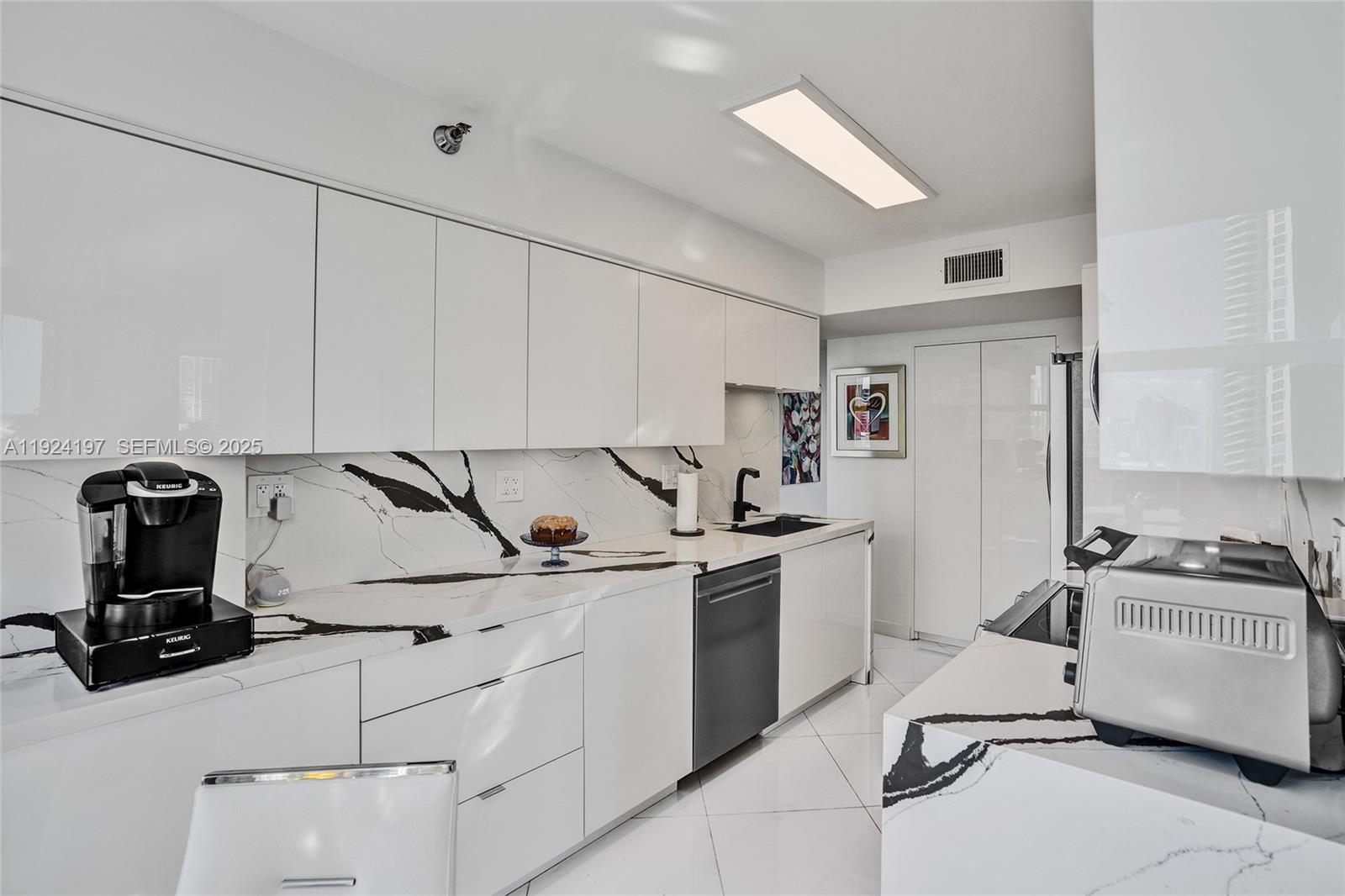 MYSTIC POINTE TOWER 600 C - Residential Lease