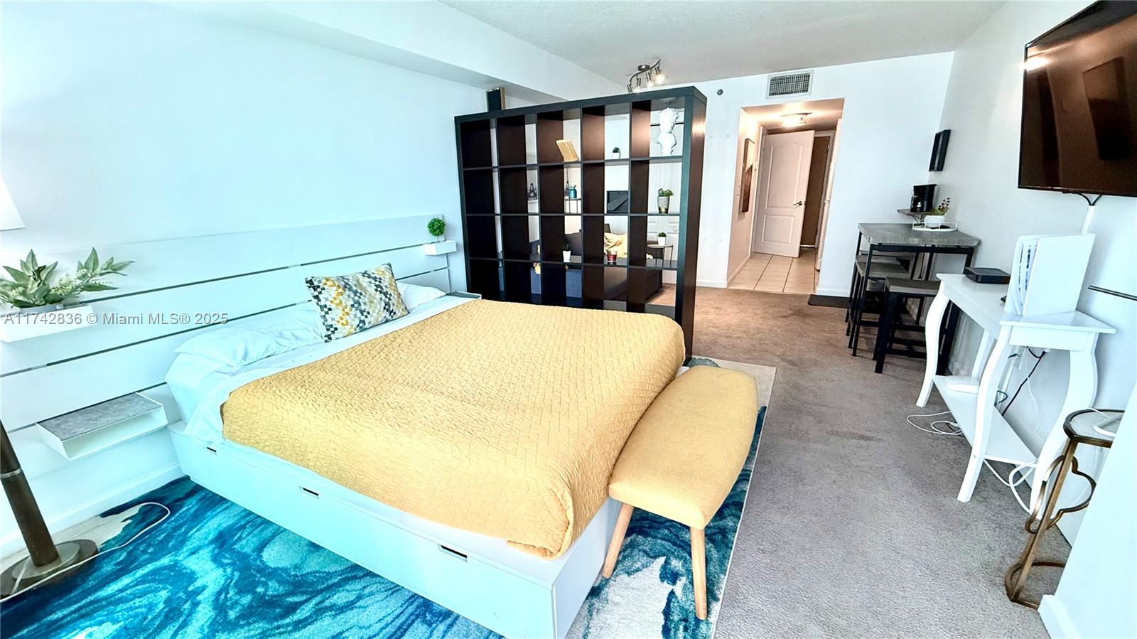 1200 Brickell Bay Dr 2216, Miami, Broward County, Florida - 1 Bathrooms - 