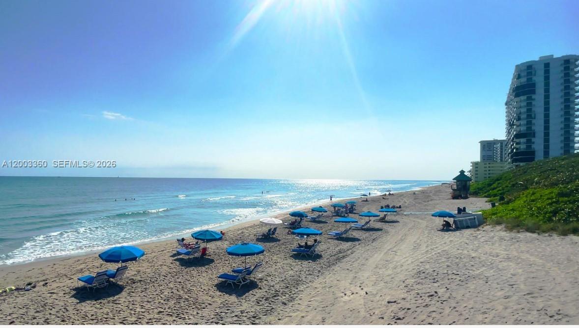 BOCA RATON SQUARE UNIT 8 - Residential