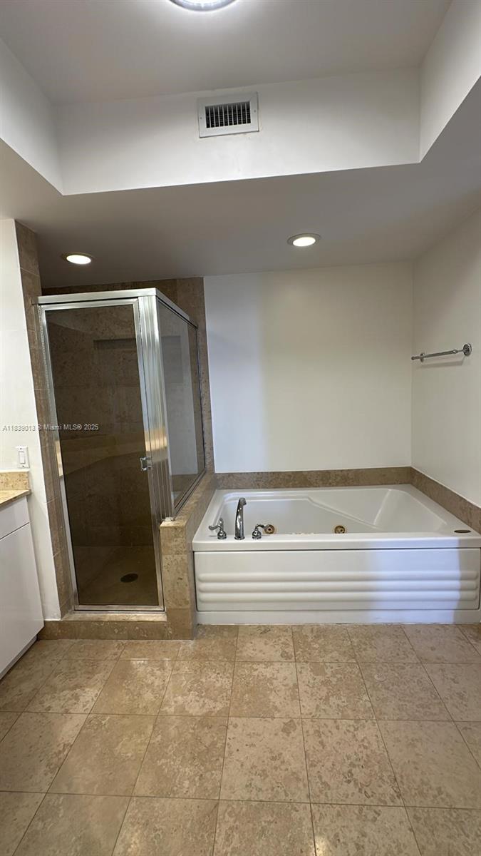 GREEN DIAMOND CONDO - Residential Lease