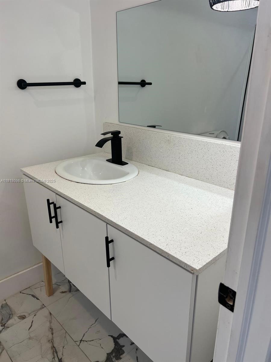 Rental Property at 453 Nw 25th Ct 5C, Miami, Broward County, Florida - Bedrooms: 1 
Bathrooms: 1  - $1,400 MO.