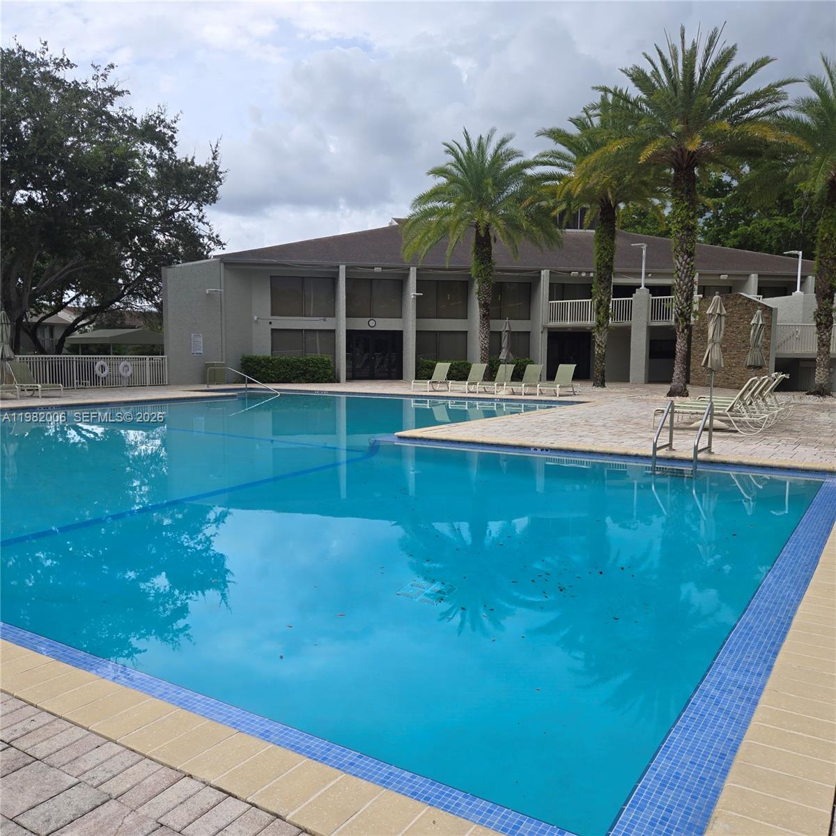 GREENGLADES CONDO 2 - Residential